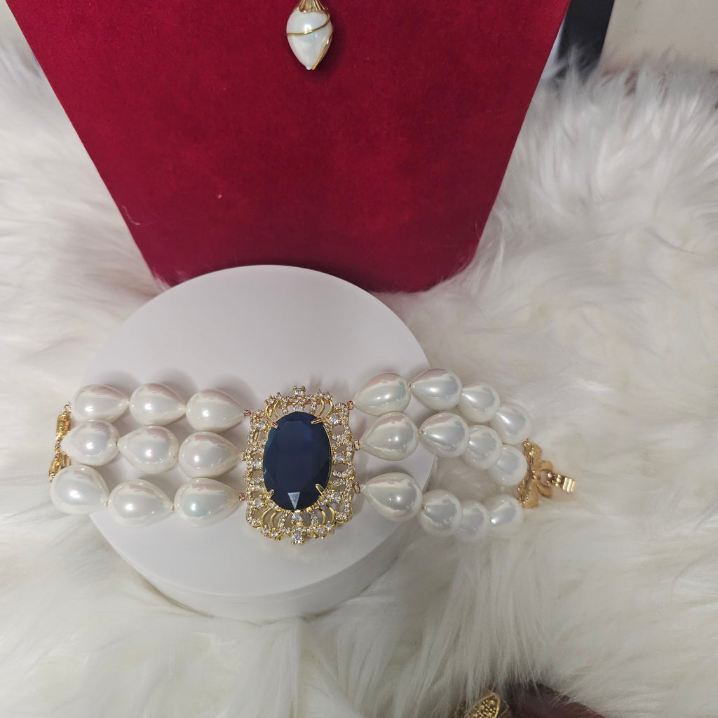 White Multi-strand Pearl Necklace Set